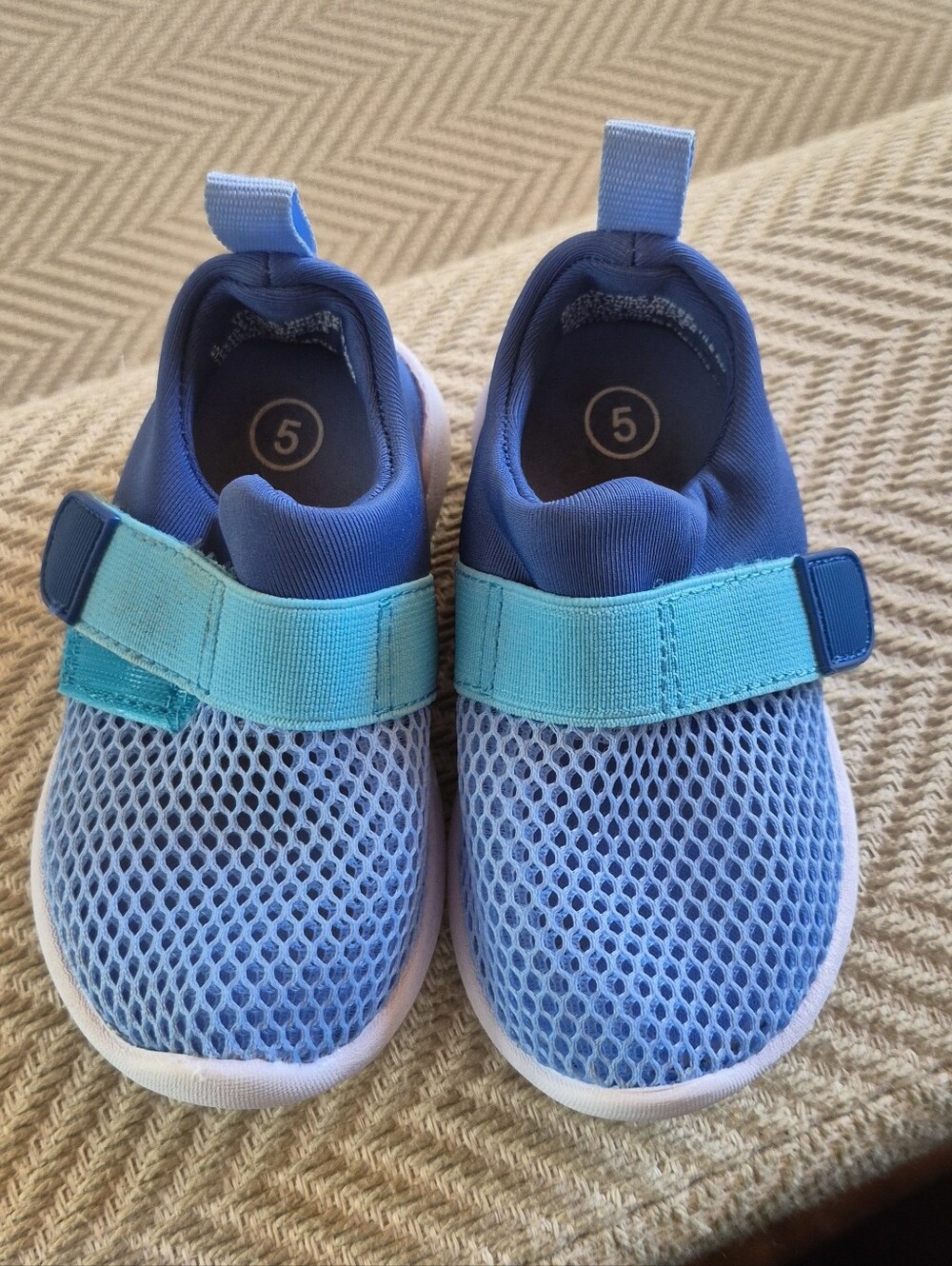 Cat & Jack Blue Water Shoes Size 5 Toddler